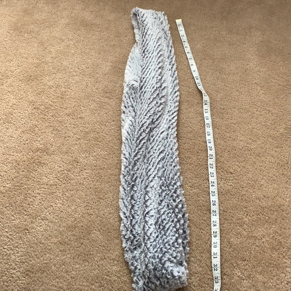 Women’s infinity scarf - Picture 3 of 5